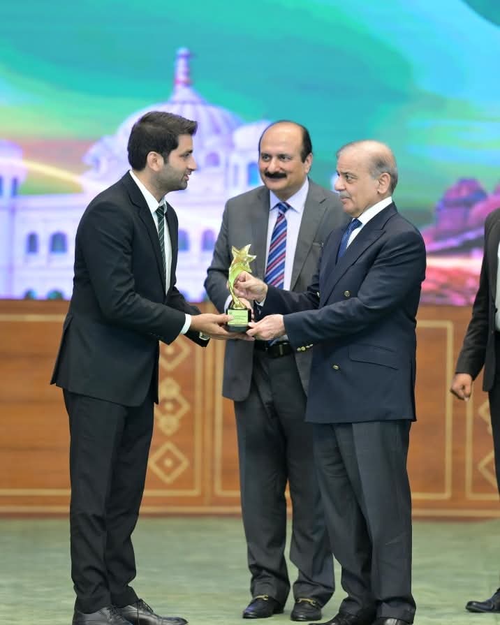 UAF Scientist Dr. Haroon Rashid Wins Prime Minister’s Youth Excellence Award